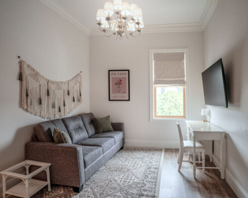 Room-206-living